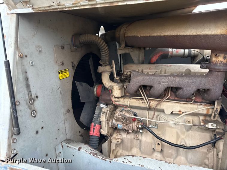 image for item DQ4359 1994 LeRoi International Inc. Q185JD-E air compressor