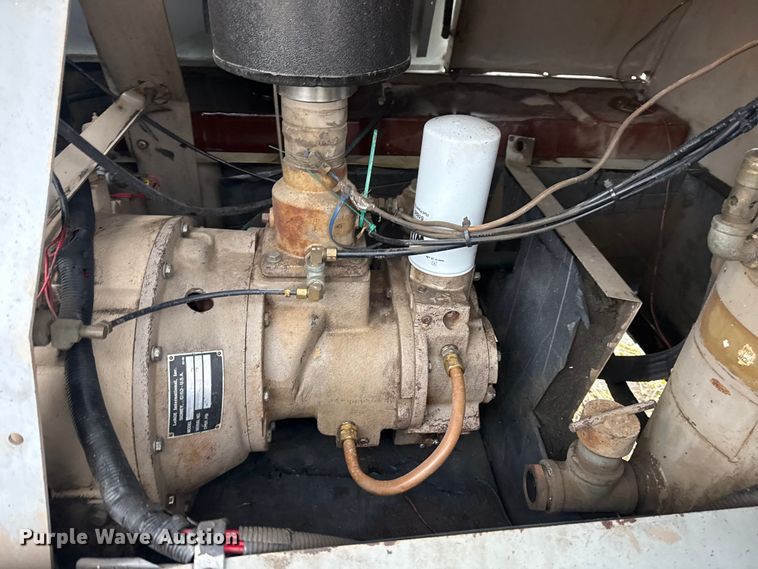 image for item DQ4359 1994 LeRoi International Inc. Q185JD-E air compressor