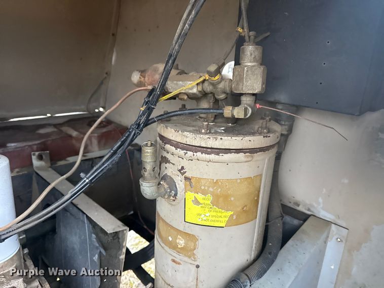 image for item DQ4359 1994 LeRoi International Inc. Q185JD-E air compressor