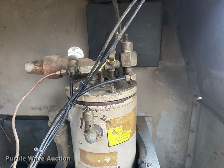 image for item DQ4359 1994 LeRoi International Inc. Q185JD-E air compressor