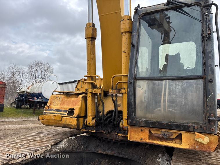 image for item DT0023 1998 Caterpillar 322B L long reach excavator