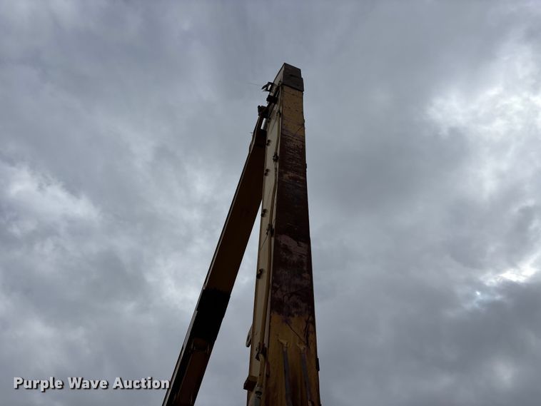 image for item DT0023 1998 Caterpillar 322B L long reach excavator