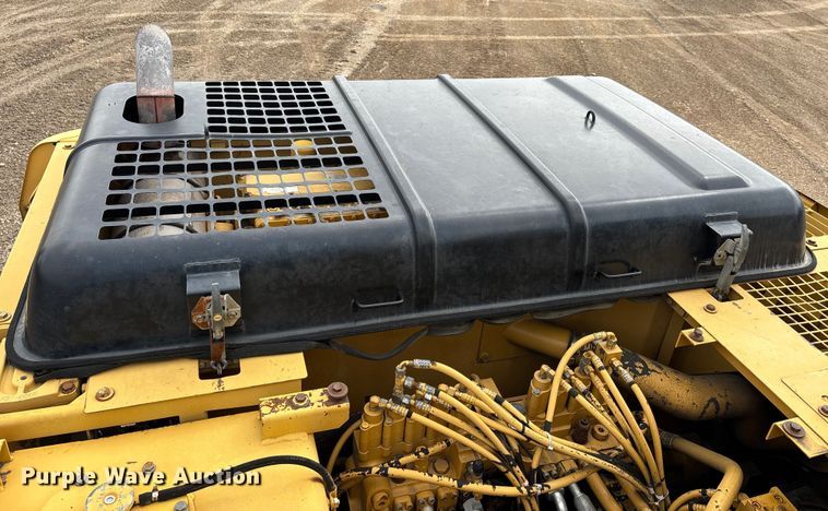 image for item DT0023 1998 Caterpillar 322B L long reach excavator