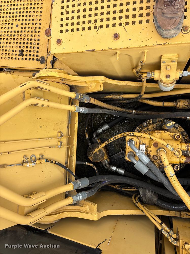 image for item DT0023 1998 Caterpillar 322B L long reach excavator