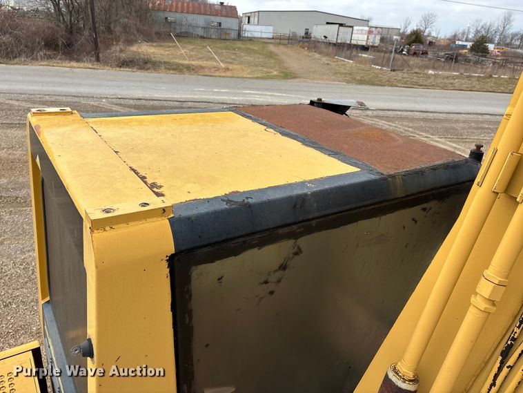 image for item DT0023 1998 Caterpillar 322B L long reach excavator