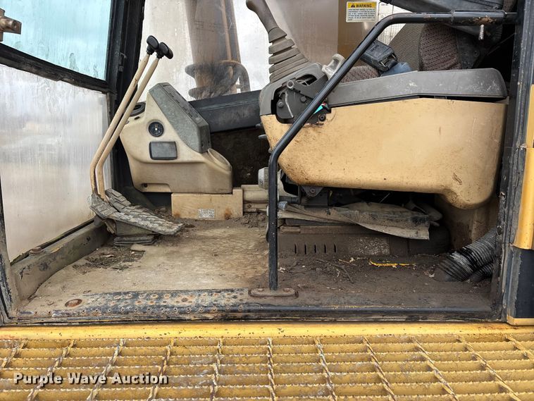 image for item DT0023 1998 Caterpillar 322B L long reach excavator