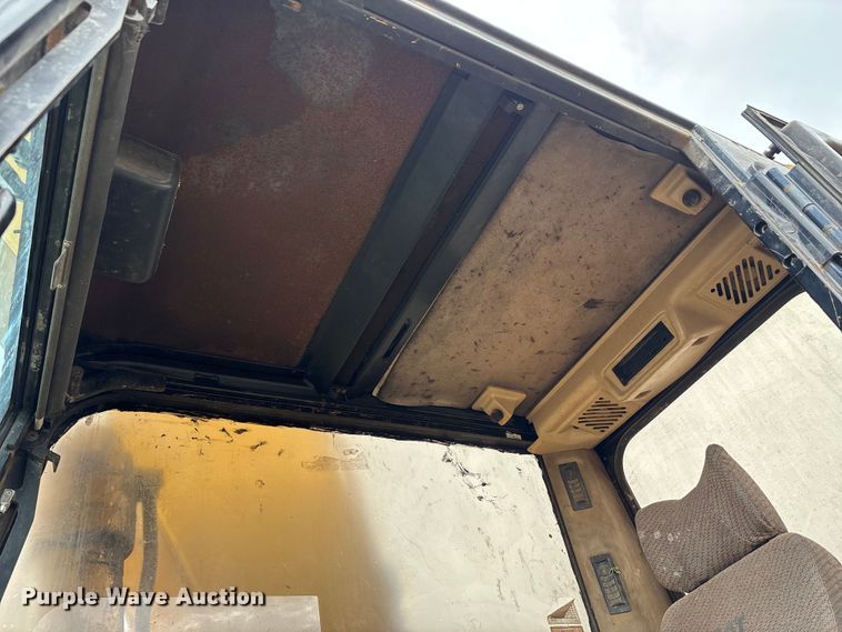 image for item DT0023 1998 Caterpillar 322B L long reach excavator