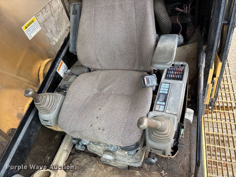 image for item DT0023 1998 Caterpillar 322B L long reach excavator