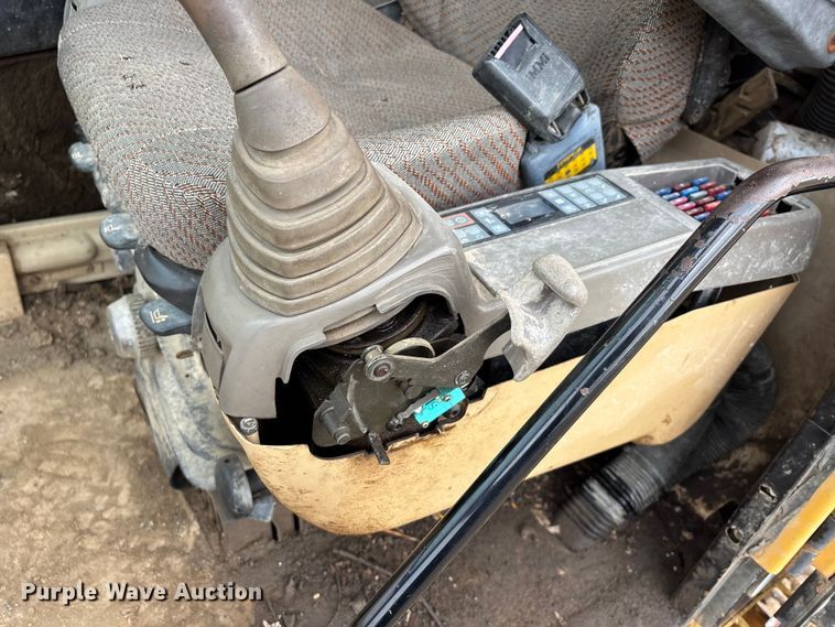 image for item DT0023 1998 Caterpillar 322B L long reach excavator