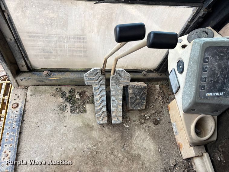 image for item DT0023 1998 Caterpillar 322B L long reach excavator