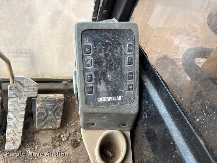 image for item DT0023 1998 Caterpillar 322B L long reach excavator