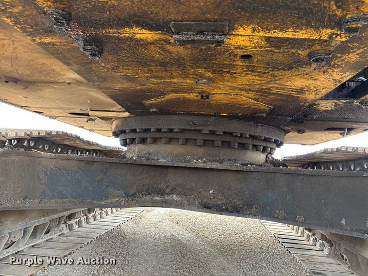 image for item DT0023 1998 Caterpillar 322B L long reach excavator