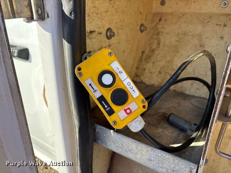 image for item DT0041 2016 RAM 5500 bucket truck