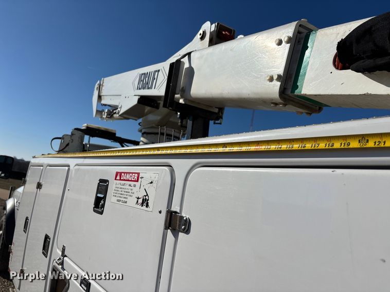 image for item DT0041 2016 RAM 5500 bucket truck