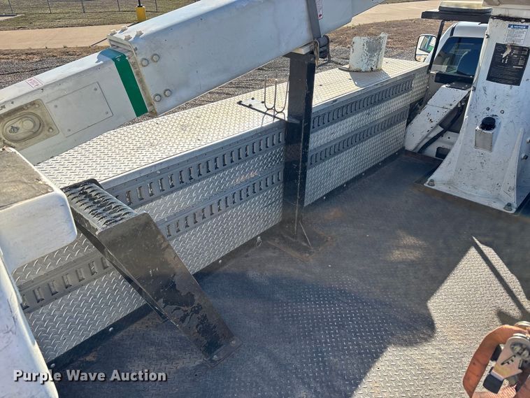 image for item DT0041 2016 RAM 5500 bucket truck