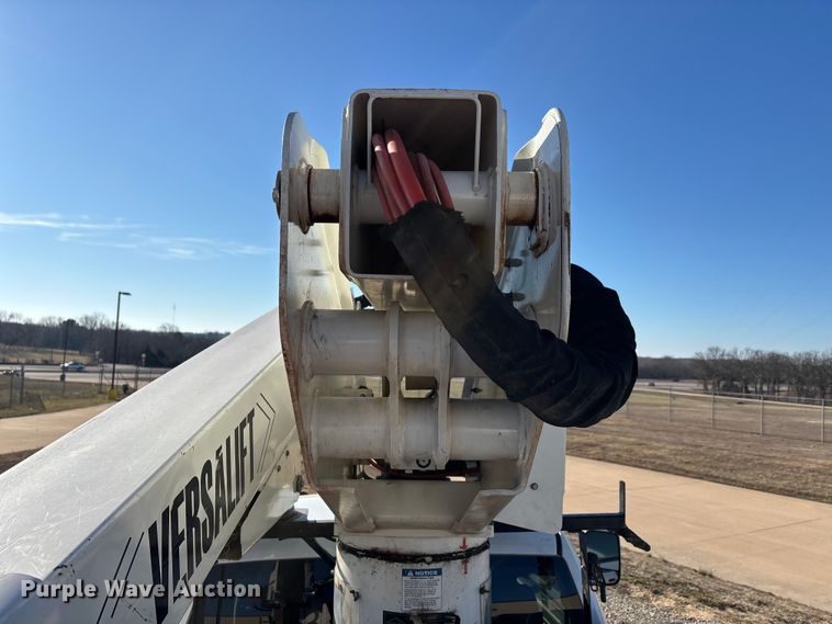 image for item DT0041 2016 RAM 5500 bucket truck