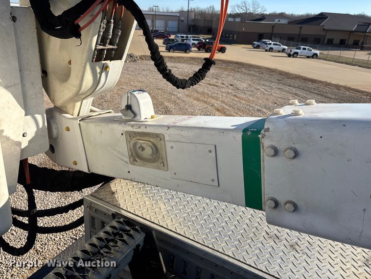 image for item DT0041 2016 RAM 5500 bucket truck