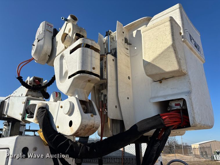 image for item DT0041 2016 RAM 5500 bucket truck
