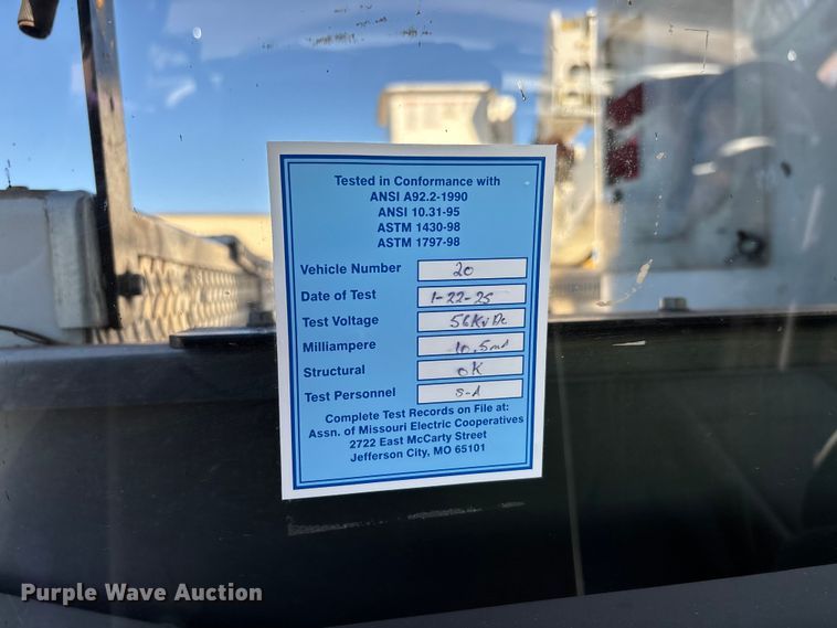 image for item DT0041 2016 RAM 5500 bucket truck