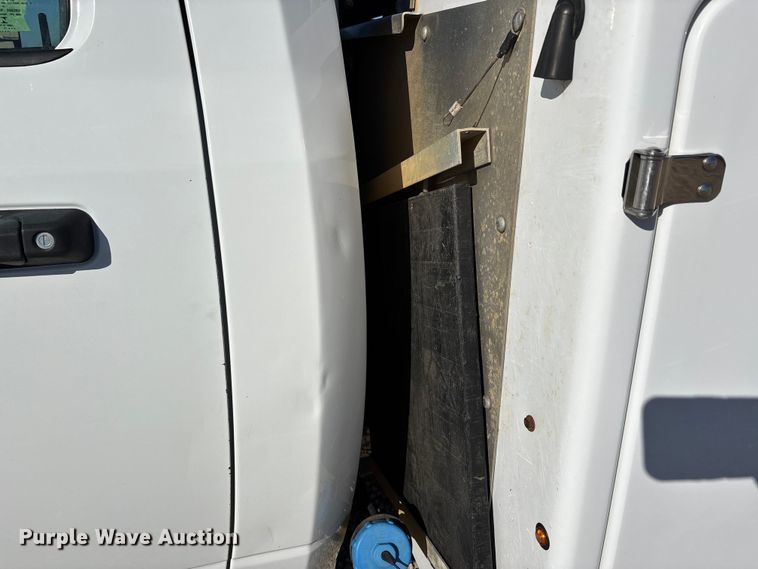 image for item DT0042 2018 RAM 5500 bucket truck