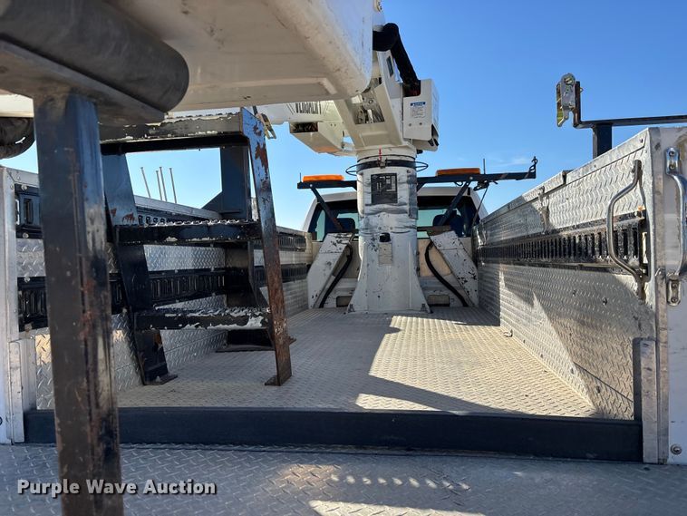 image for item DT0042 2018 RAM 5500 bucket truck