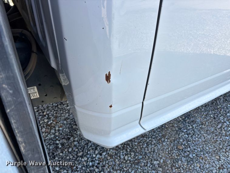 image for item DT0042 2018 RAM 5500 bucket truck