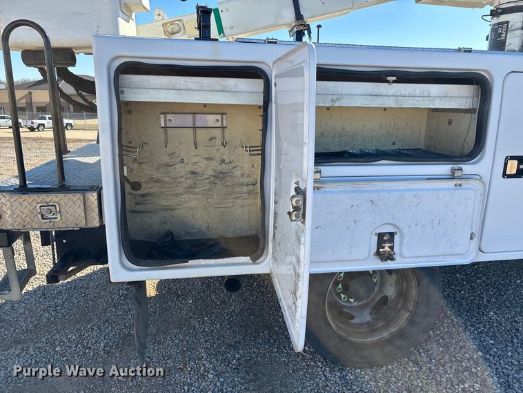 image for item DT0042 2018 RAM 5500 bucket truck