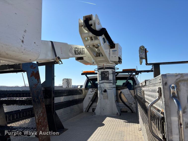 image for item DT0042 2018 RAM 5500 bucket truck