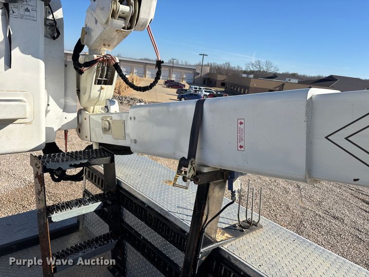 image for item DT0042 2018 RAM 5500 bucket truck