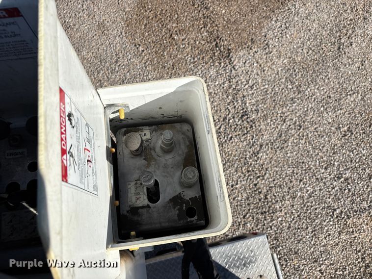 image for item DT0042 2018 RAM 5500 bucket truck