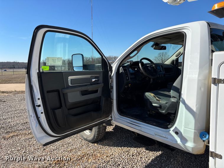 image for item DT0042 2018 RAM 5500 bucket truck