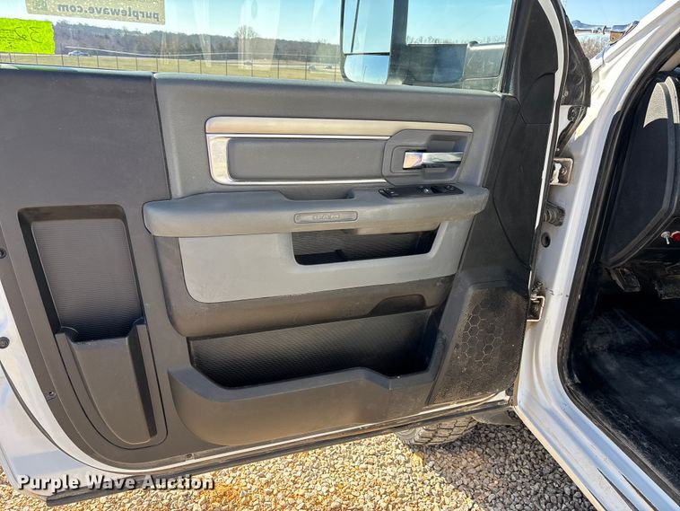 image for item DT0042 2018 RAM 5500 bucket truck