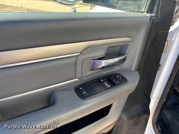 image for item DT0042 2018 RAM 5500 bucket truck