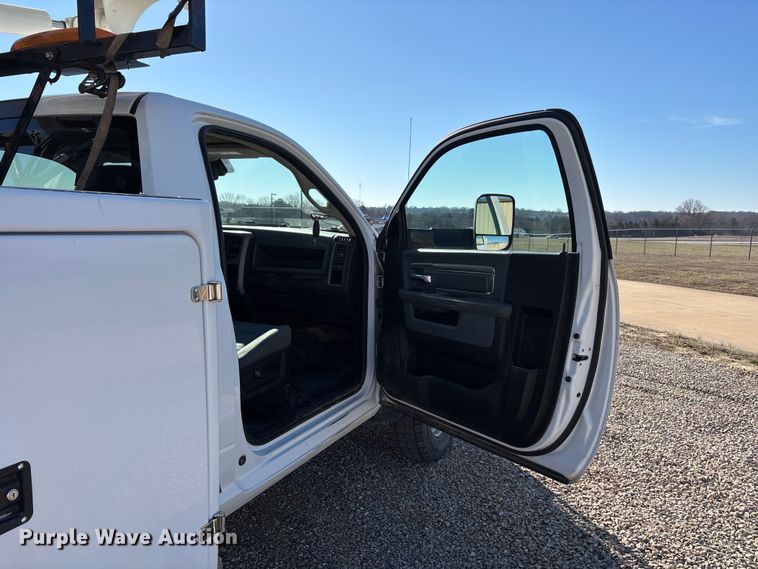 image for item DT0042 2018 RAM 5500 bucket truck