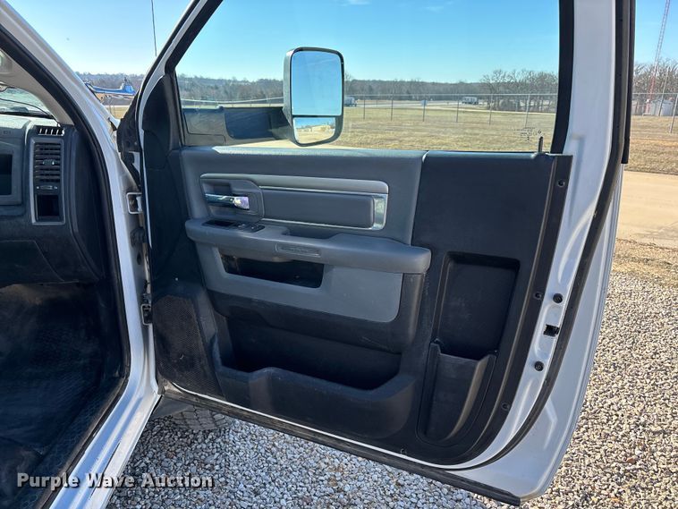 image for item DT0042 2018 RAM 5500 bucket truck