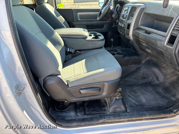 image for item DT0042 2018 RAM 5500 bucket truck