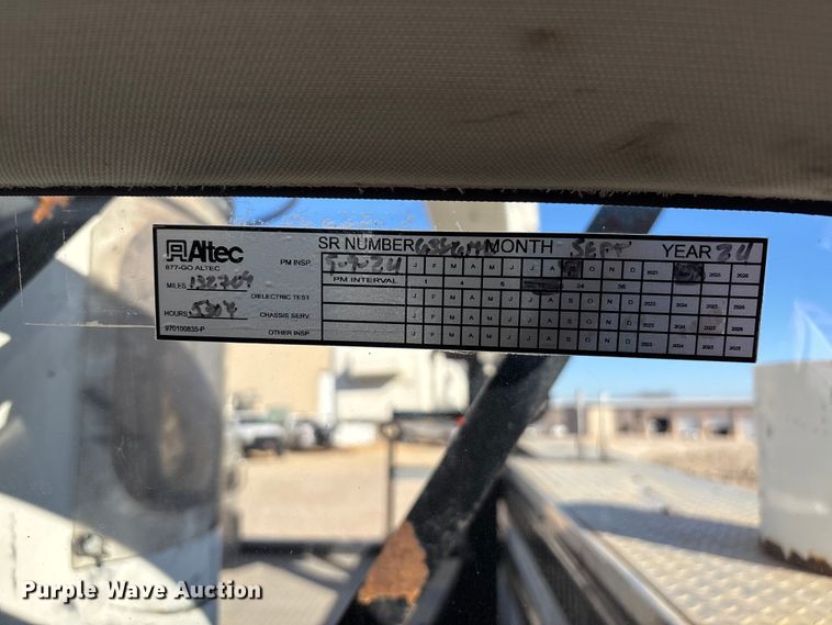 image for item DT0042 2018 RAM 5500 bucket truck