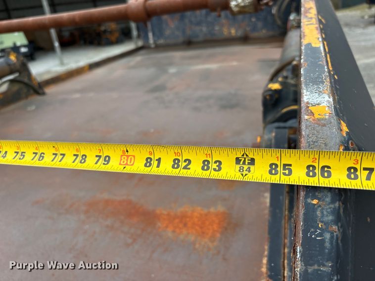 image for item DT0045 2000 International 4900 flatbed truck