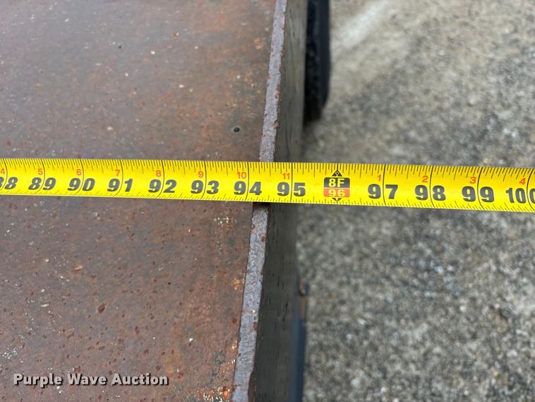 image for item DT0045 2000 International 4900 flatbed truck