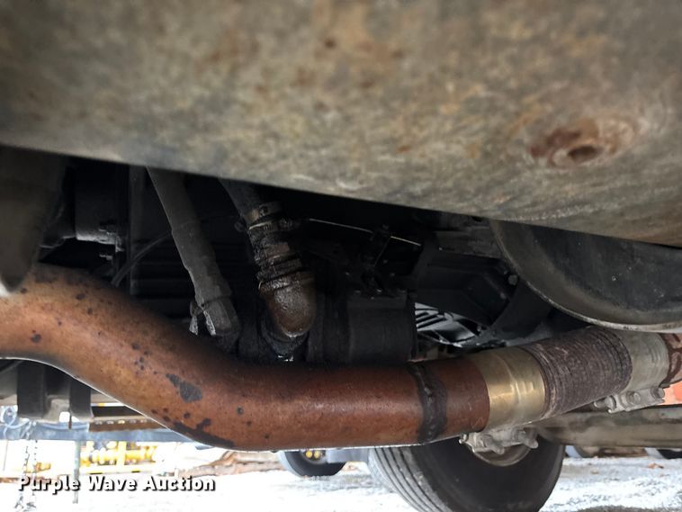 image for item DT0045 2000 International 4900 flatbed truck