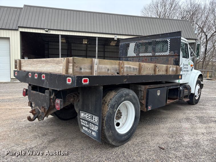 image for item DT0047 1996 International 4700 flatbed truck