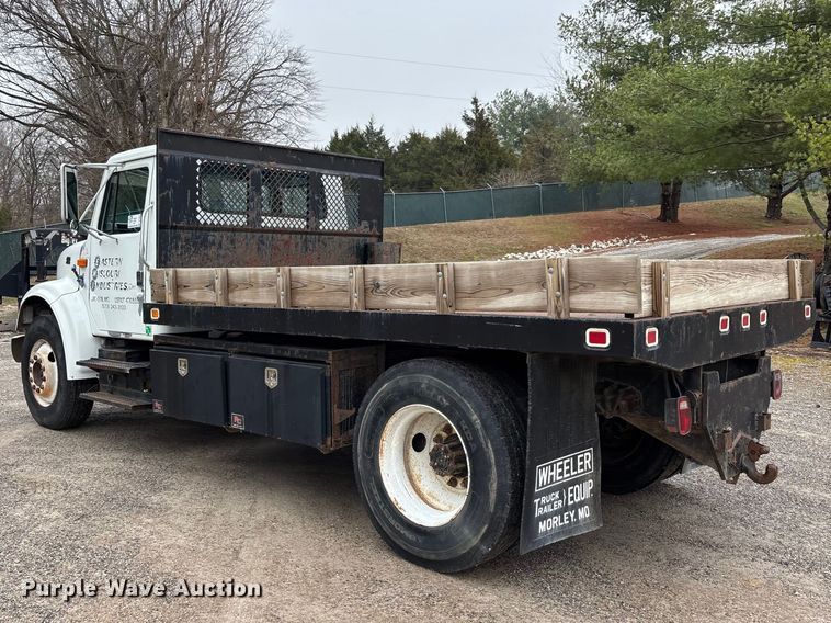 image for item DT0047 1996 International 4700 flatbed truck