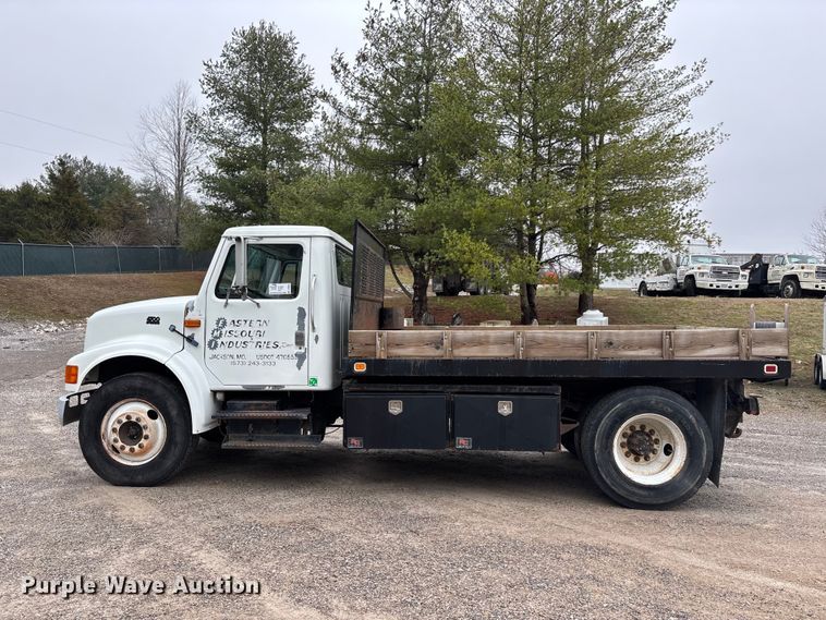 image for item DT0047 1996 International 4700 flatbed truck