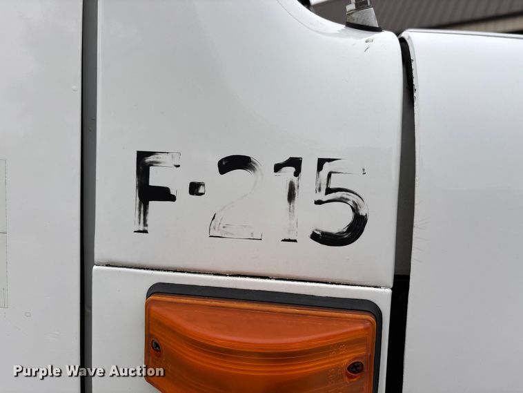 image for item DT0047 1996 International 4700 flatbed truck