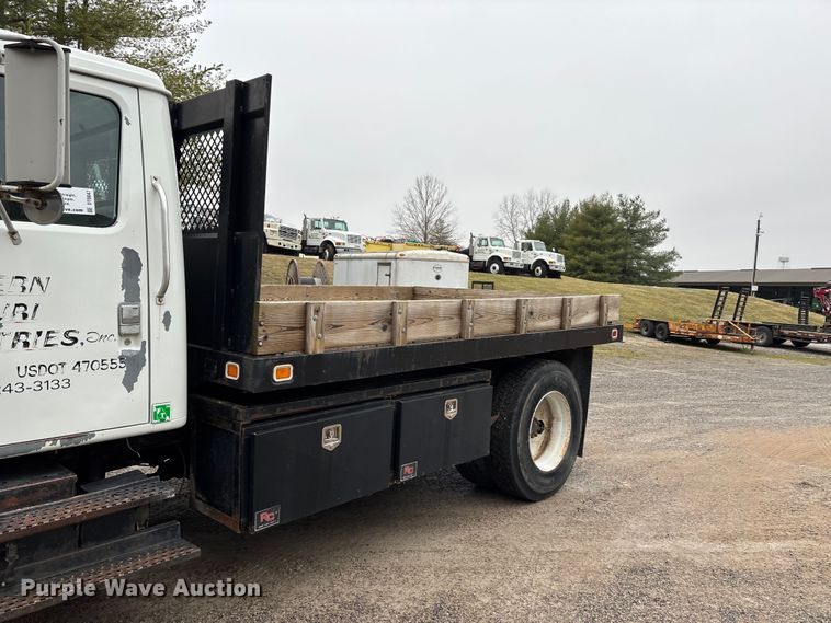 image for item DT0047 1996 International 4700 flatbed truck