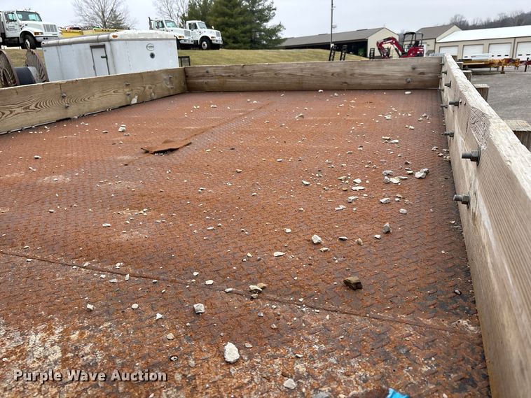 image for item DT0047 1996 International 4700 flatbed truck