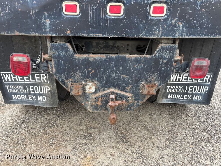 image for item DT0047 1996 International 4700 flatbed truck