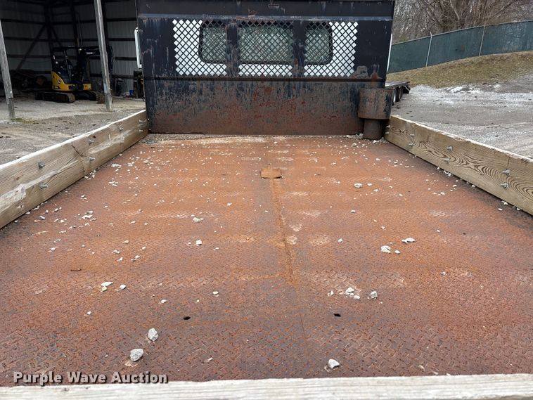 image for item DT0047 1996 International 4700 flatbed truck