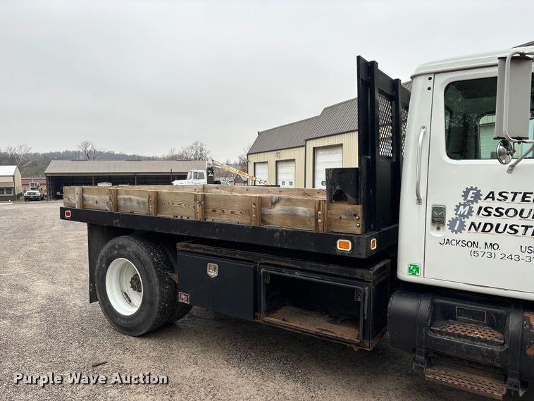 image for item DT0047 1996 International 4700 flatbed truck