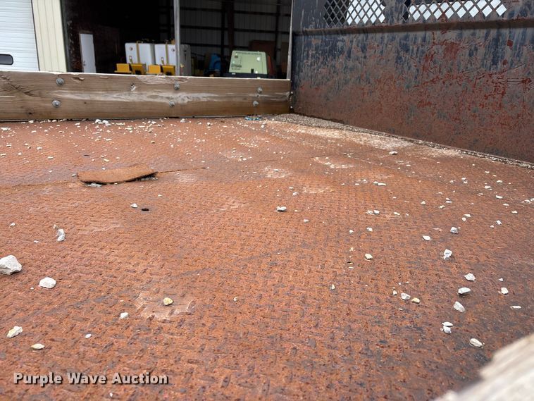 image for item DT0047 1996 International 4700 flatbed truck